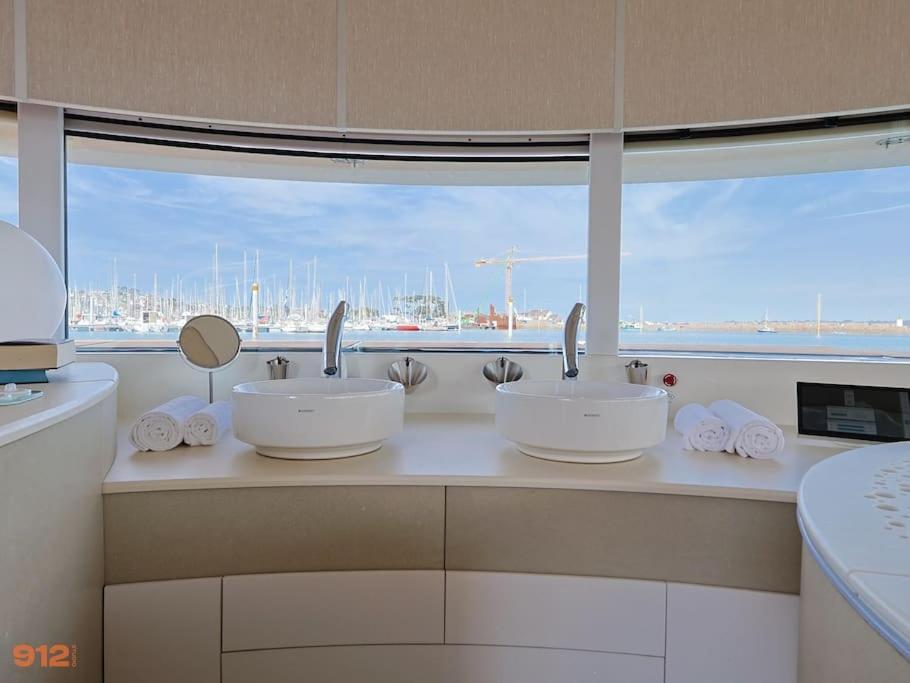 Anthenea Suite Hoteliere Flottante Perros-Guirec Eksteriør billede